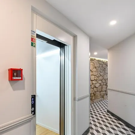 Apartment Bonjardim Downtown - By Guest *